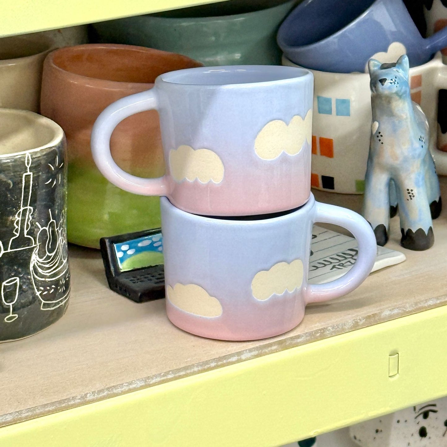 Kubek w chmury - niebiesko-różowy