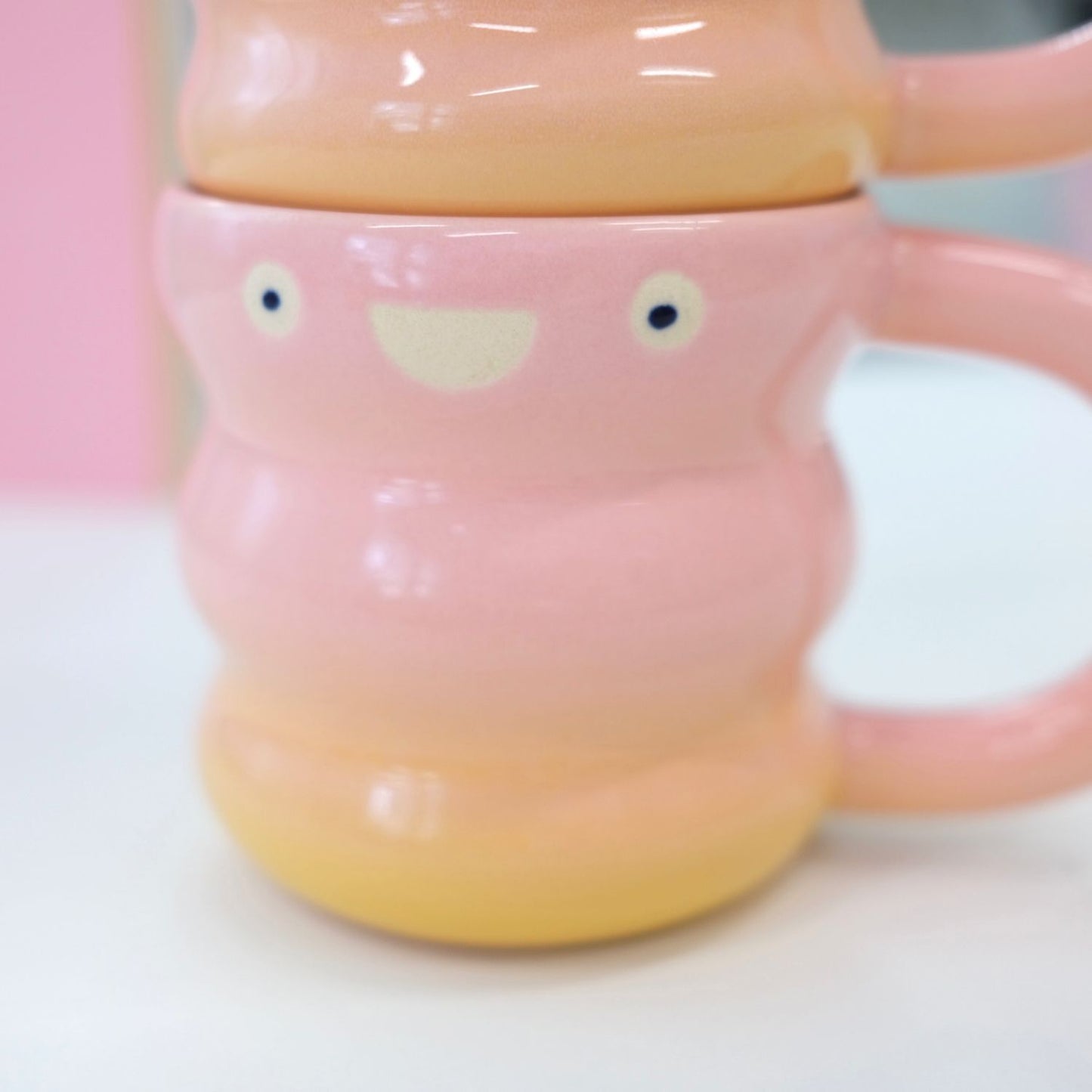 Kubek Brzuszek z uchem 340 ml / różowo-żółty
