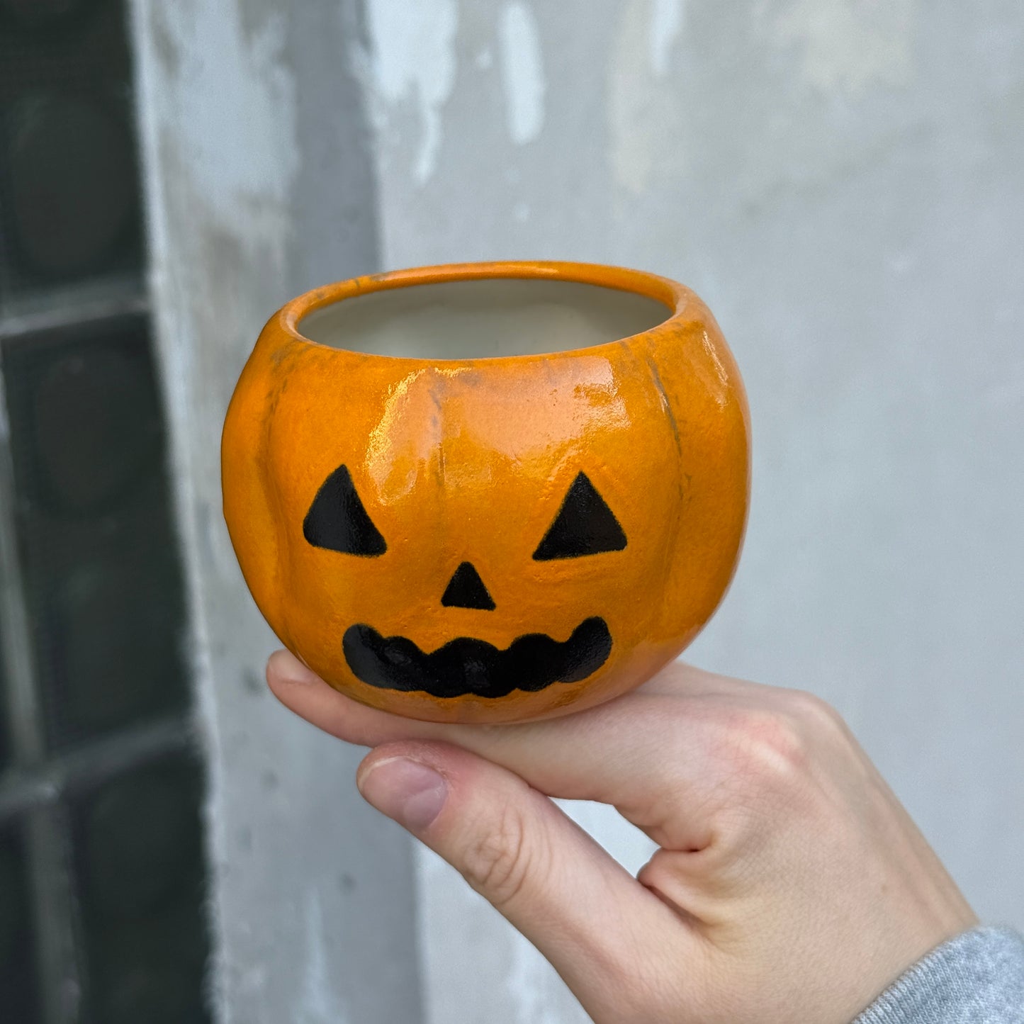 Pudełko - dynia w niskim kapeluszu