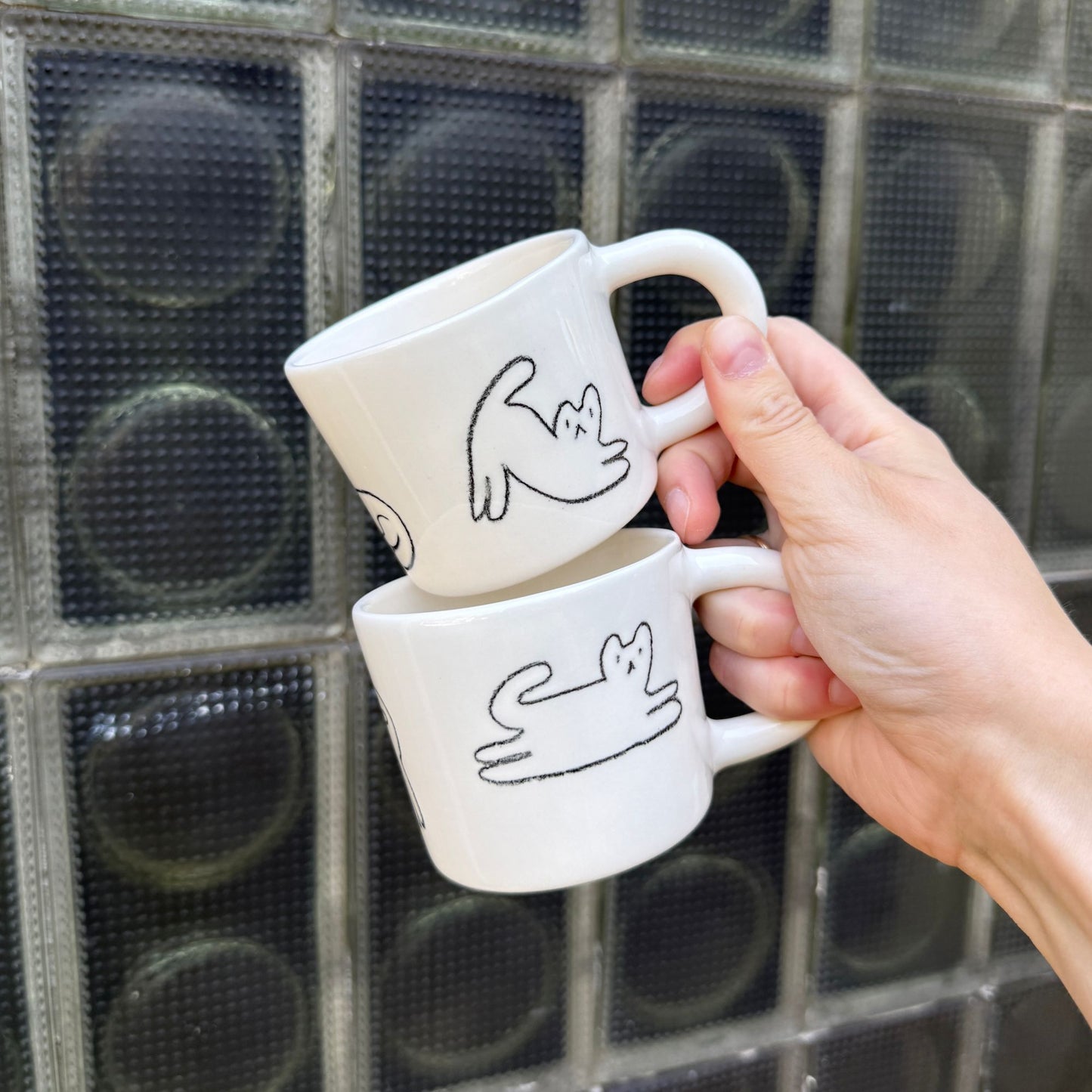 Kubek w rysowane koty - czarny