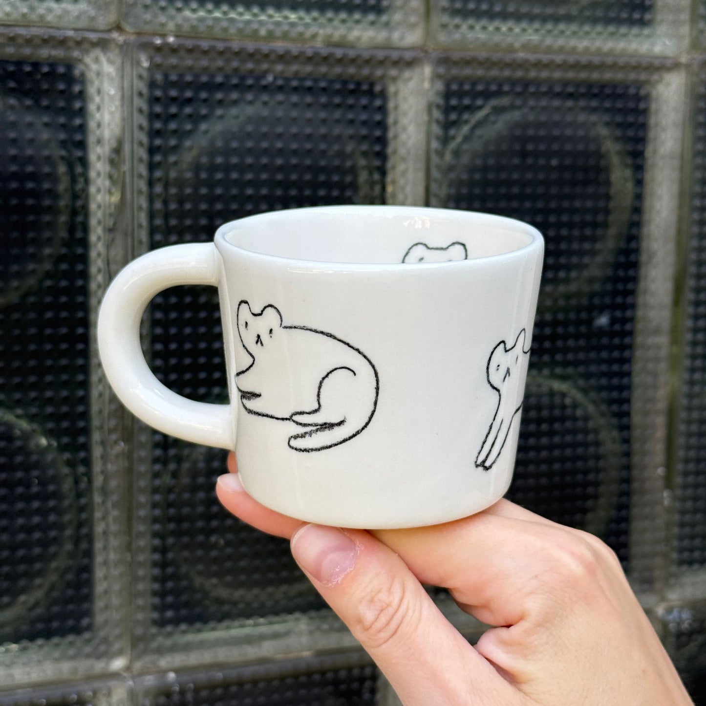 Kubek w rysowane koty - czarny