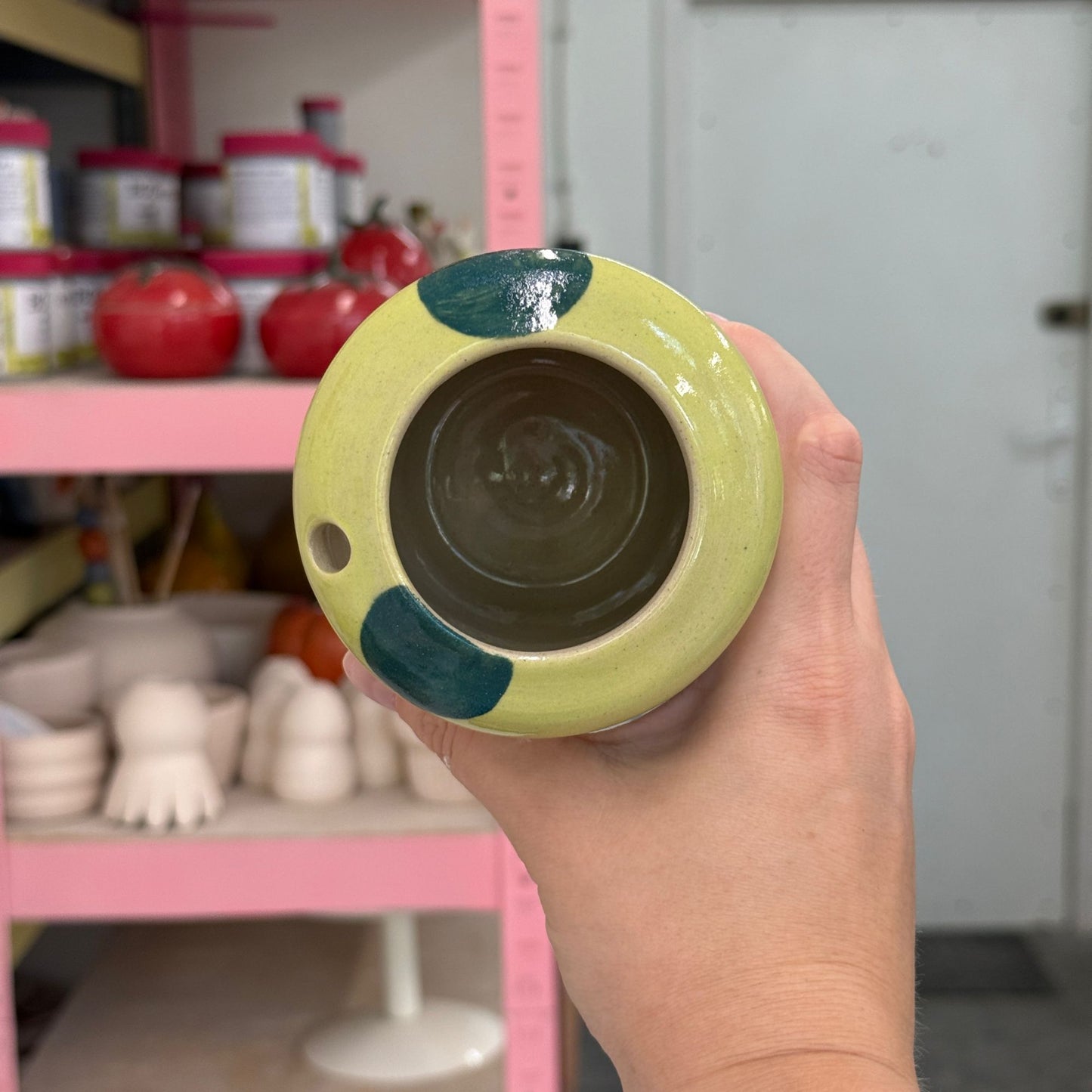Travel tumbler / kubek na wynos - zielone kropki
