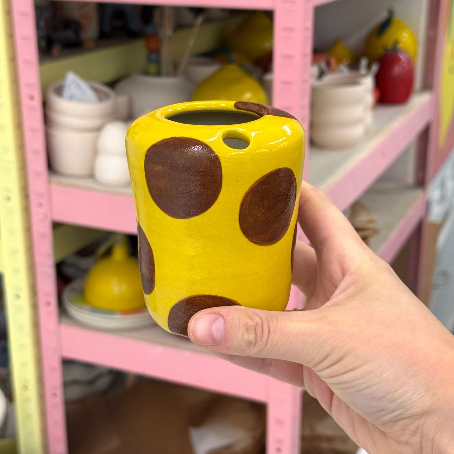 Travel tumbler / kubek na wynos - żółty w brązowe kropki