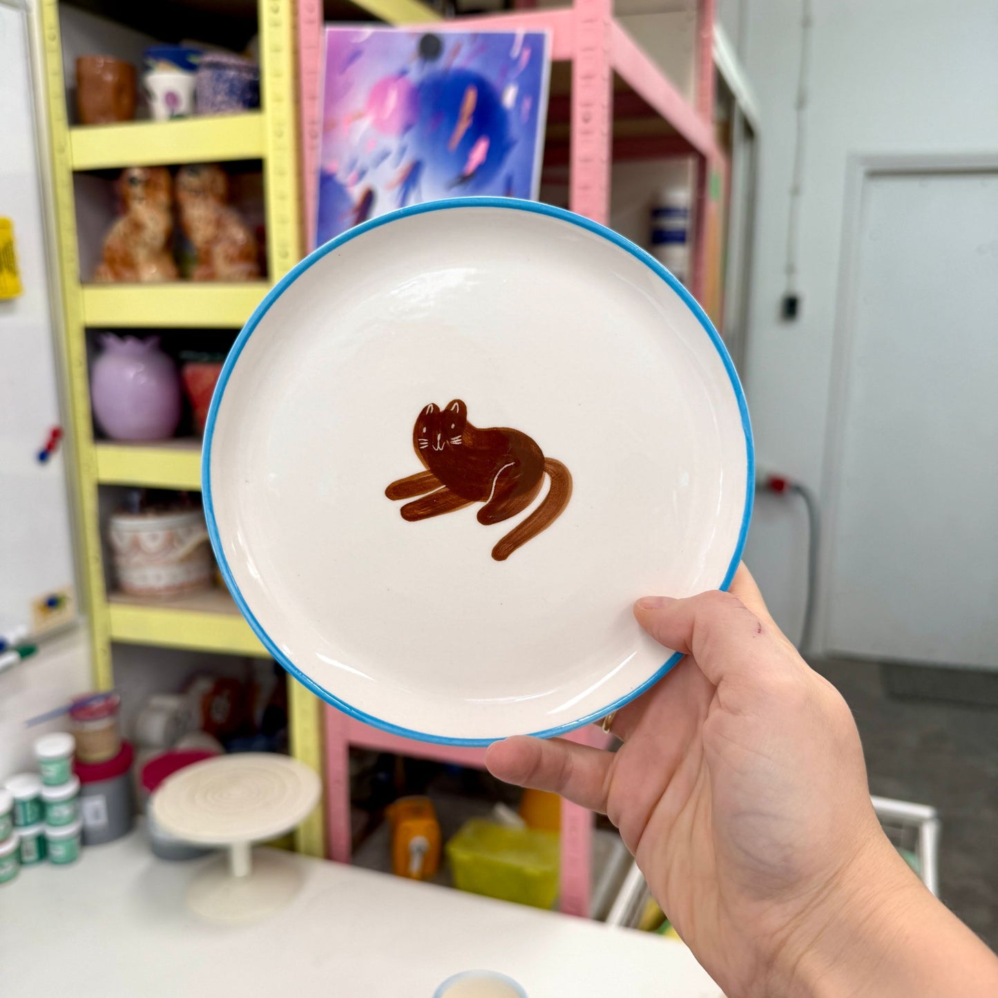 Talerzyk z brązowym kotkiem 17 cm