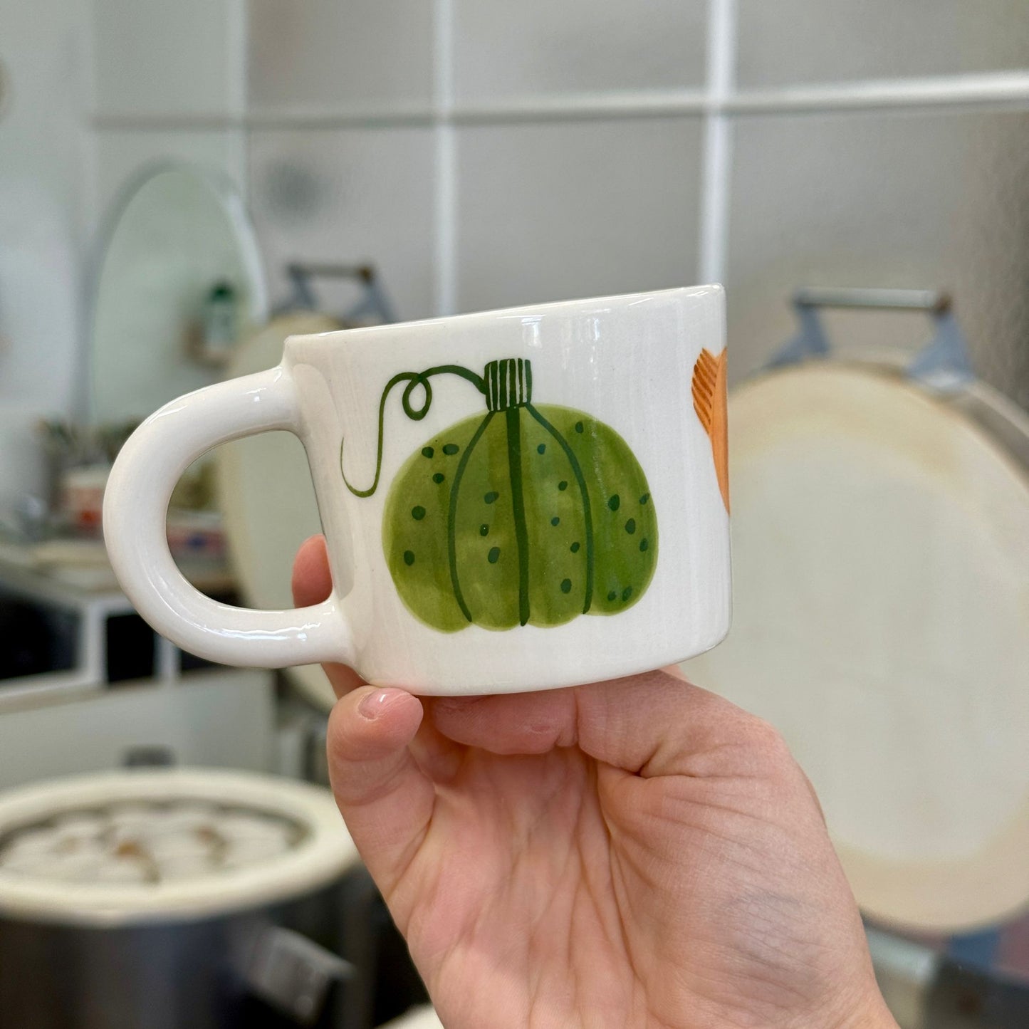 Jesienny kubek w dynie