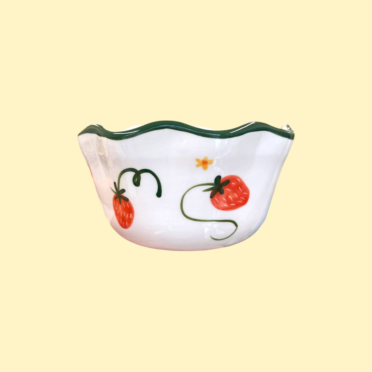 Miska-kwiatek z truskawkami