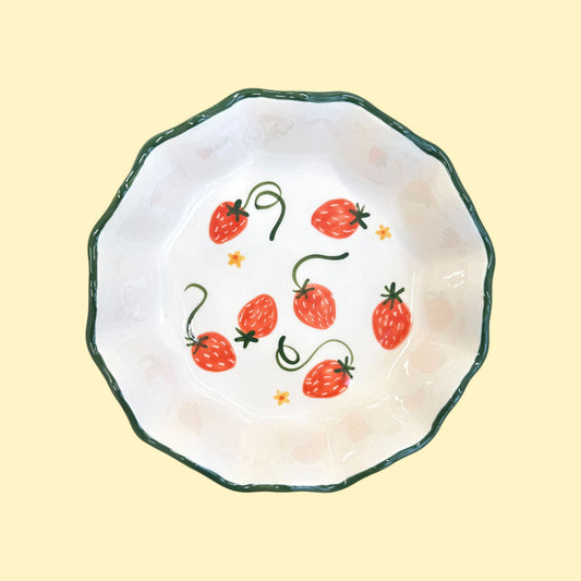 Głęboki talerz kwiatek z truskawkami