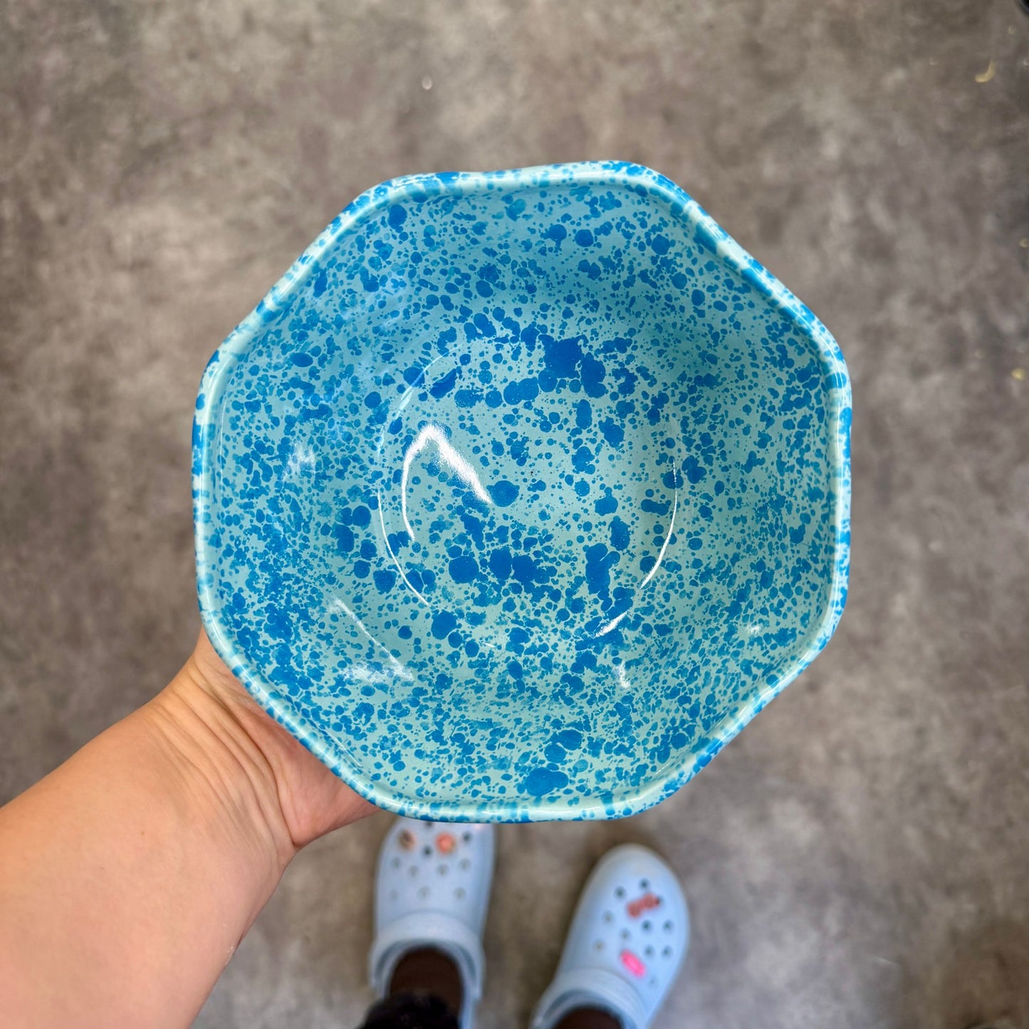 Miska-kwiatek w turkusowe ciapki