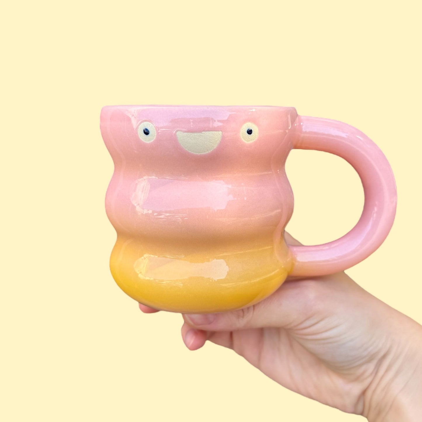 Kubek Brzuszek z uchem 340 ml / różowo-żółty